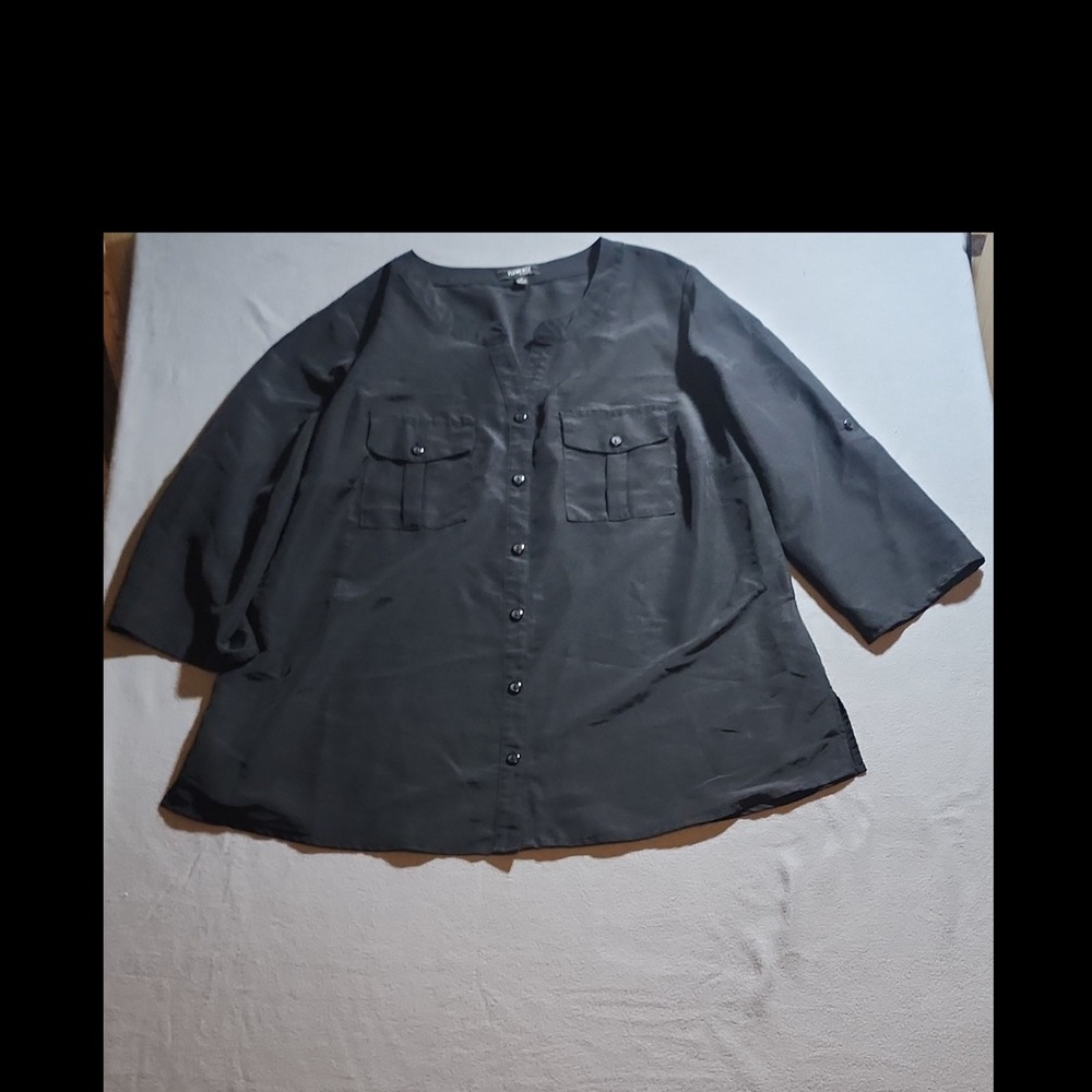 Elementz Woman Black Solid Button Blouse 1X V-Neck Pockets 3/4 Sleeve